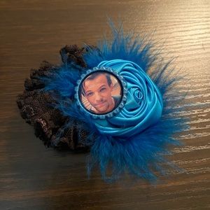 Louis hair flower